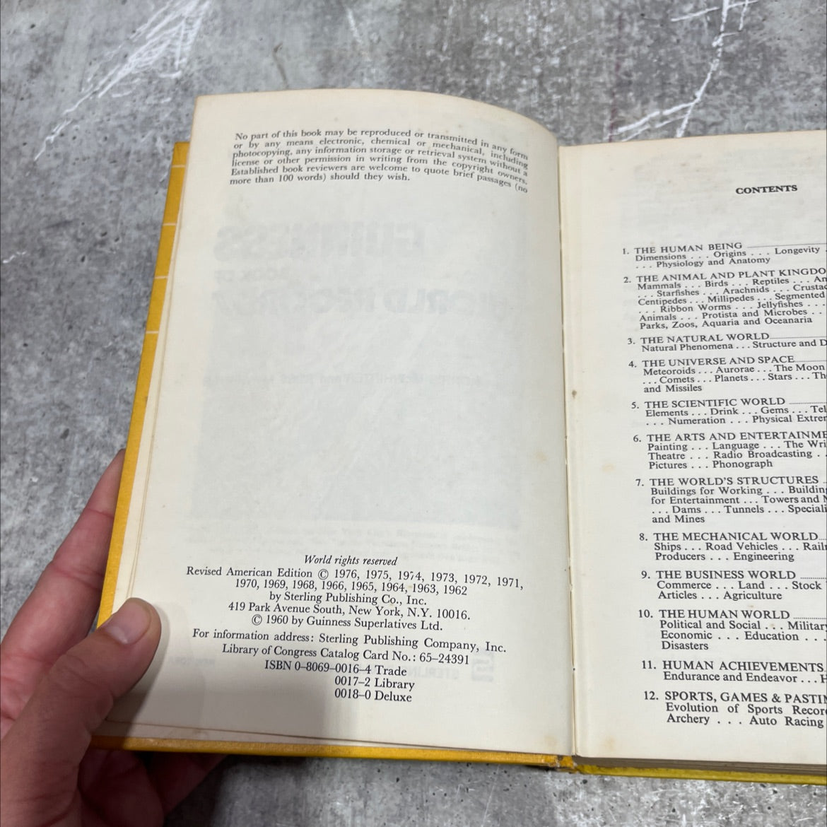 guinness book of world records book, by norris mcwhirter and ross mcwhirter, 1977 Hardcover image 3