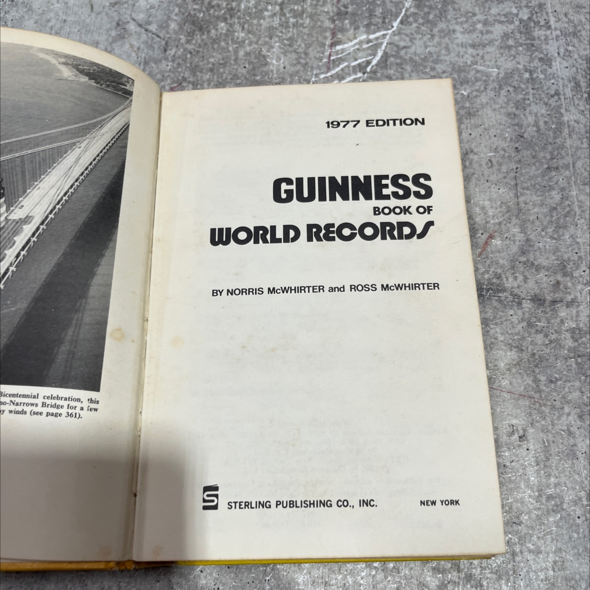 guinness book of world records book, by norris mcwhirter and ross mcwhirter, 1977 Hardcover image 2