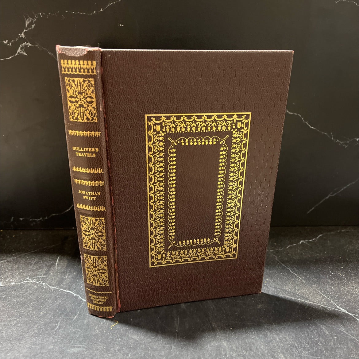 gulliver's travels book, by jonathan swift, 1945 Hardcover image 1