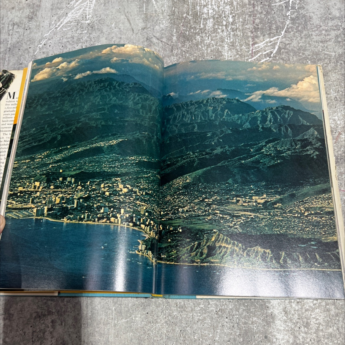hawaii book, by william gewes, 1970 Hardcover image 4