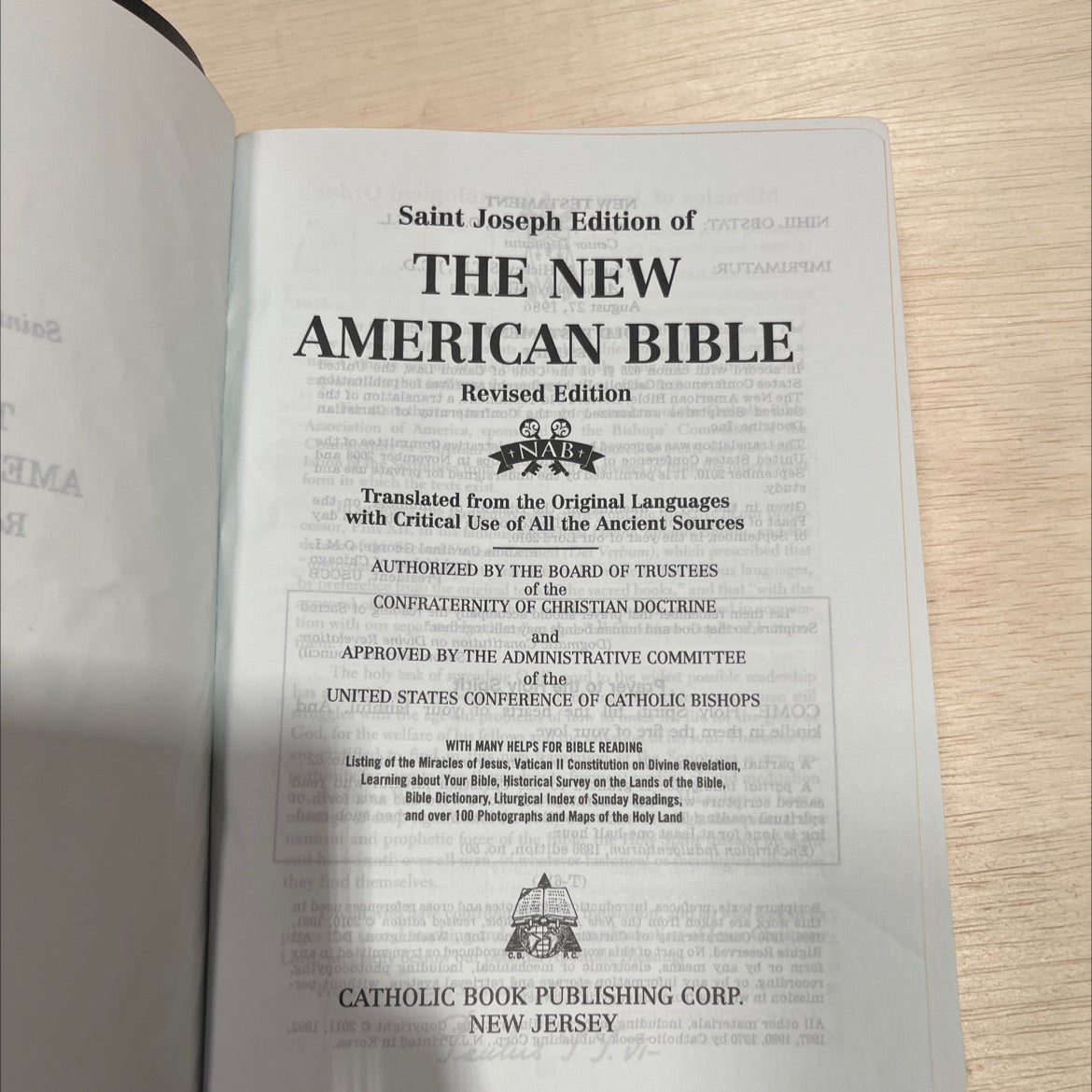 holy bible: the new american bible, revised edition book, by unknown, 2010 Leather image 2