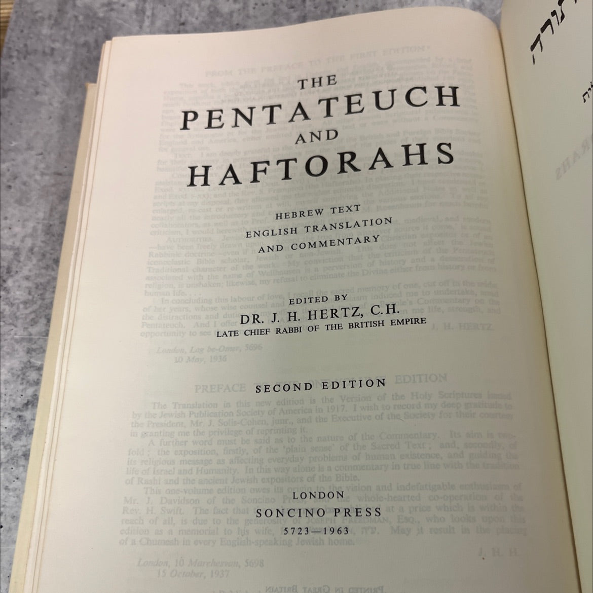 holy bible: the pentateuch and haftorahs book, by dr. j. h. hertz, 1937 Hardcover image 2