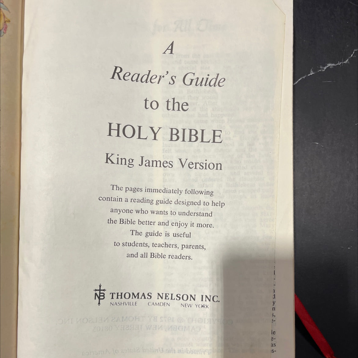 holy bible a reader's guide to the holy bible felt tion king james version book, by unknown, 1972 Leather image 2