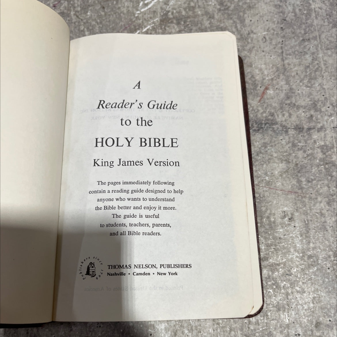 holy bible a reader's guide to the holy bible king james version book, by unknown, 1972 Leather image 2