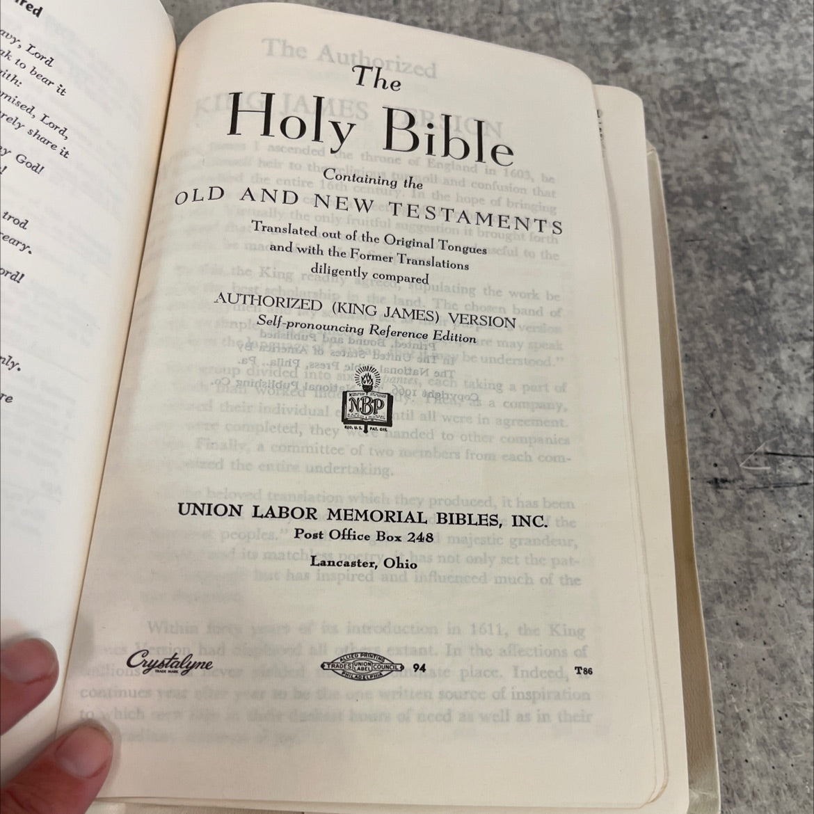 holy bible authorized king james version book, by unknown, 1966 Leather image 2