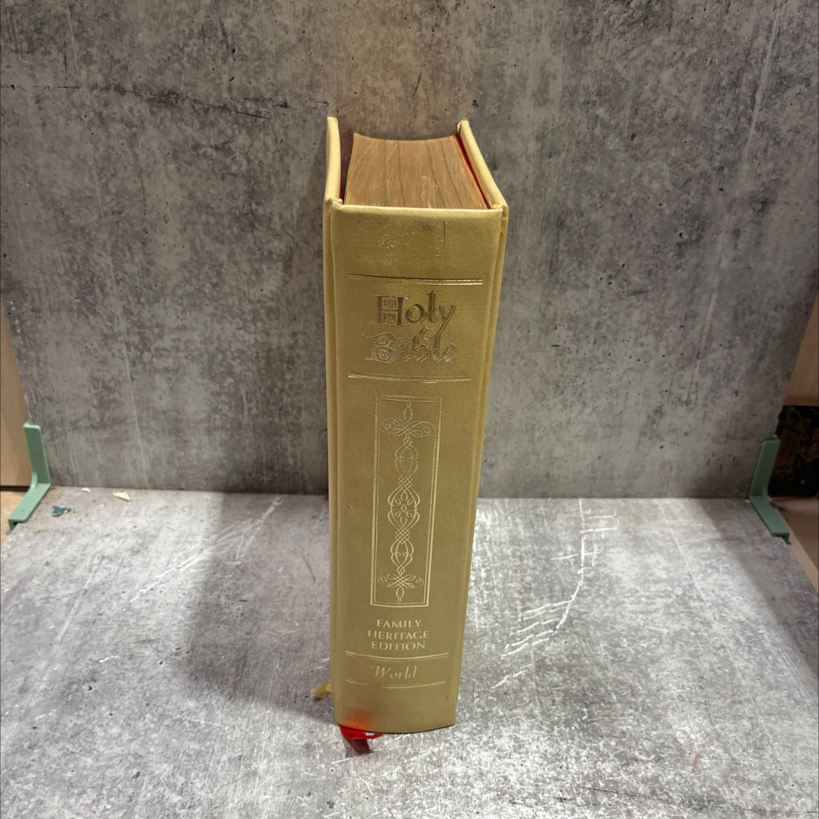 holy bible containing the old and new testaments in the authorized king james version the family heritage edition book, image 4