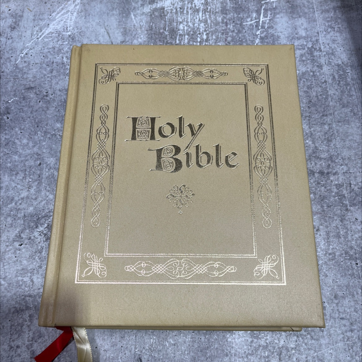 holy bible containing the old and new testaments in the authorized king james version the family heritage edition book, image 1