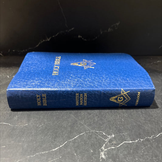 holy bible containing the old and new testaments with study helps book, by unknown, 1991 Leather image 1