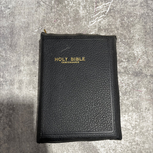 holy bible containing the old and new testaments book, by unknown, 1970 Leather image 1