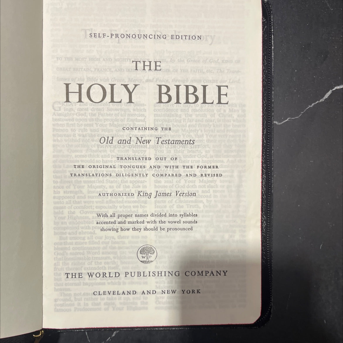 holy bible king james version book, by unknown, 1970 Leather image 2