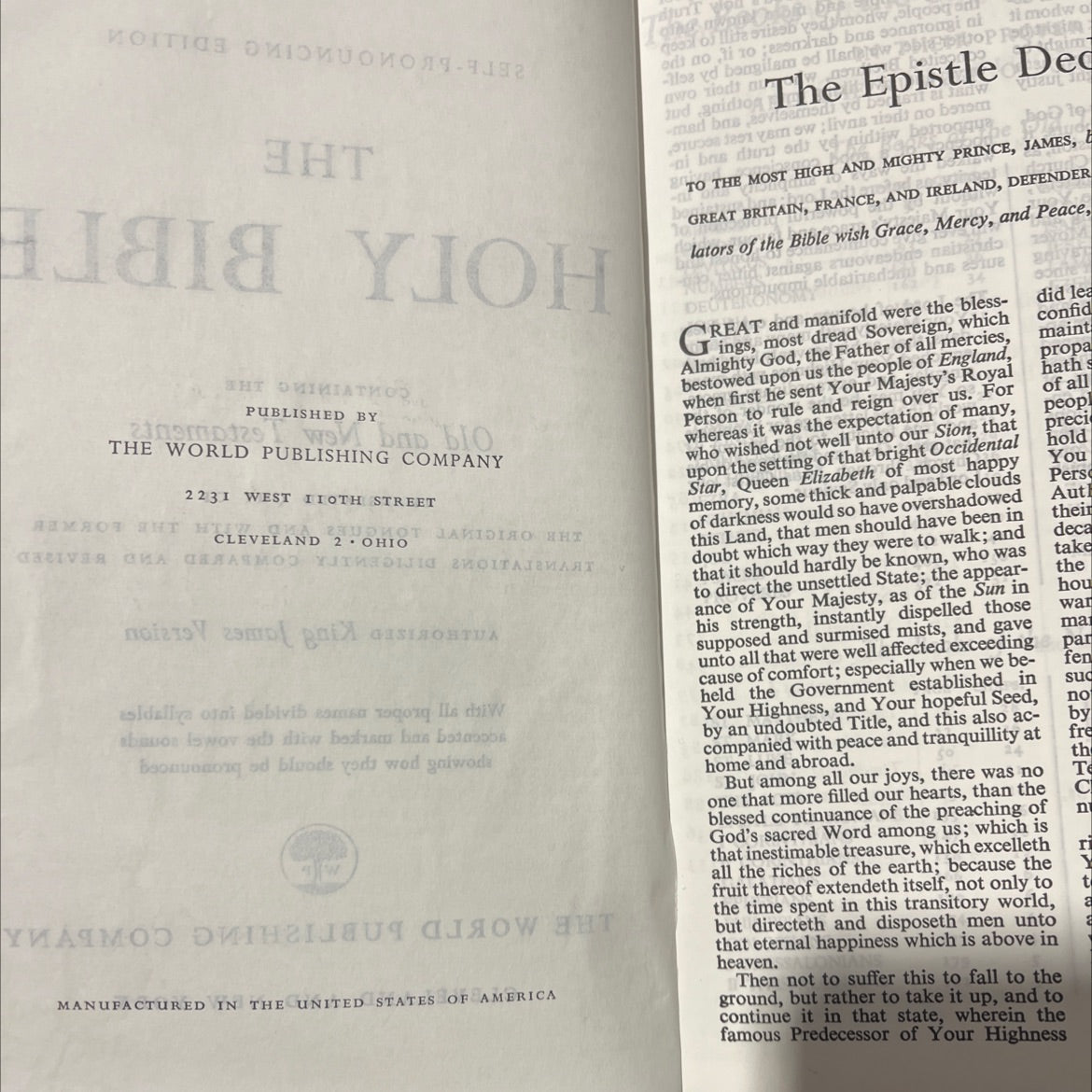 holy bible king james version book, by unknown, 1970 Leather image 3