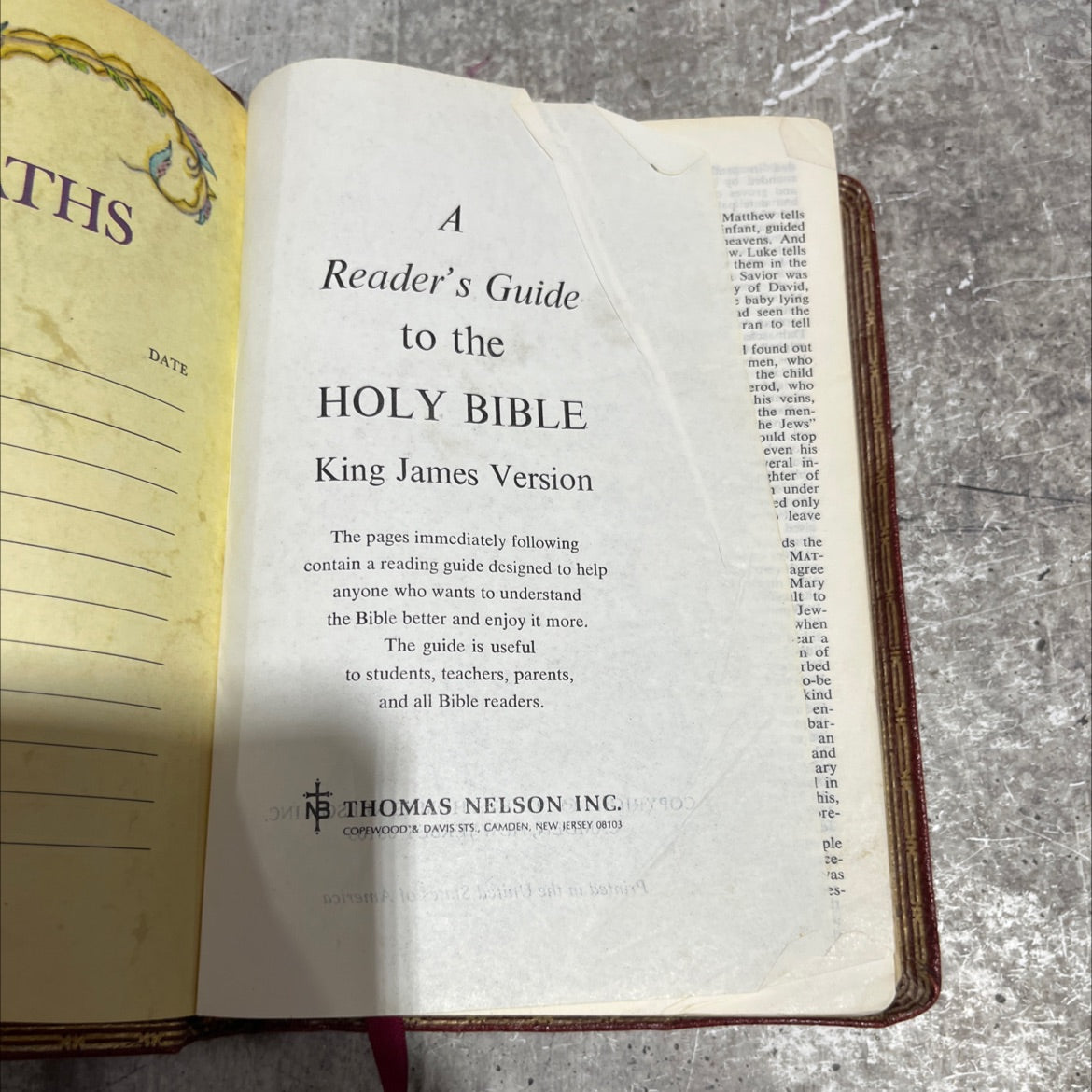 holy bible king james version book, by unknown, 1972 Leather image 2