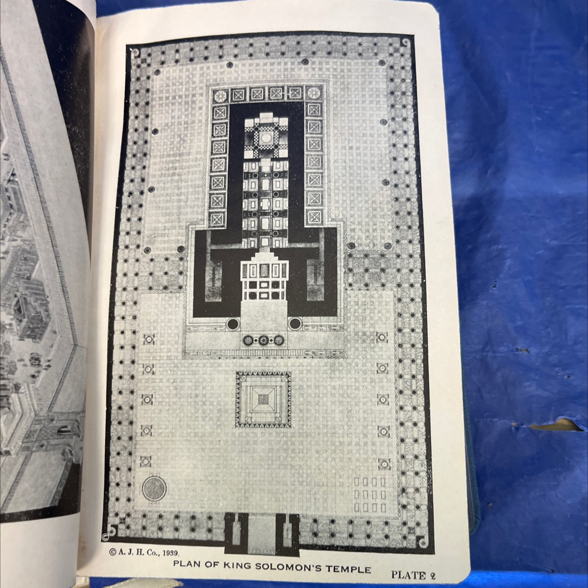 holy bible masonic edition temple-illustrated pronouncing book, by A. J. Holman Company, 1957 Leather image 4