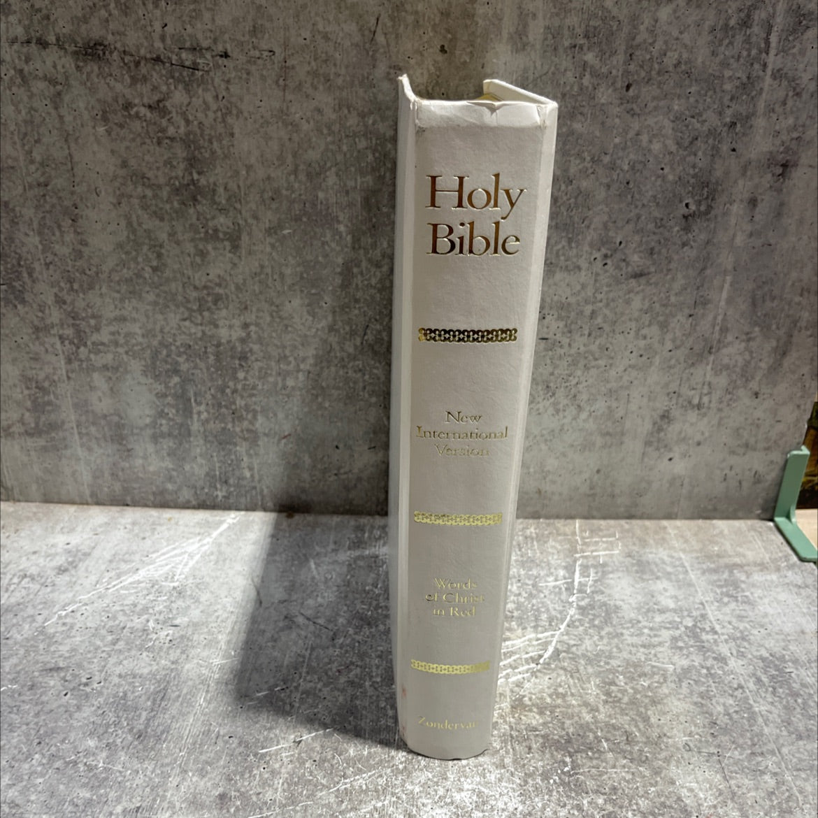 holy bible new international version book, by unknown, 1993 Hardcover image 4
