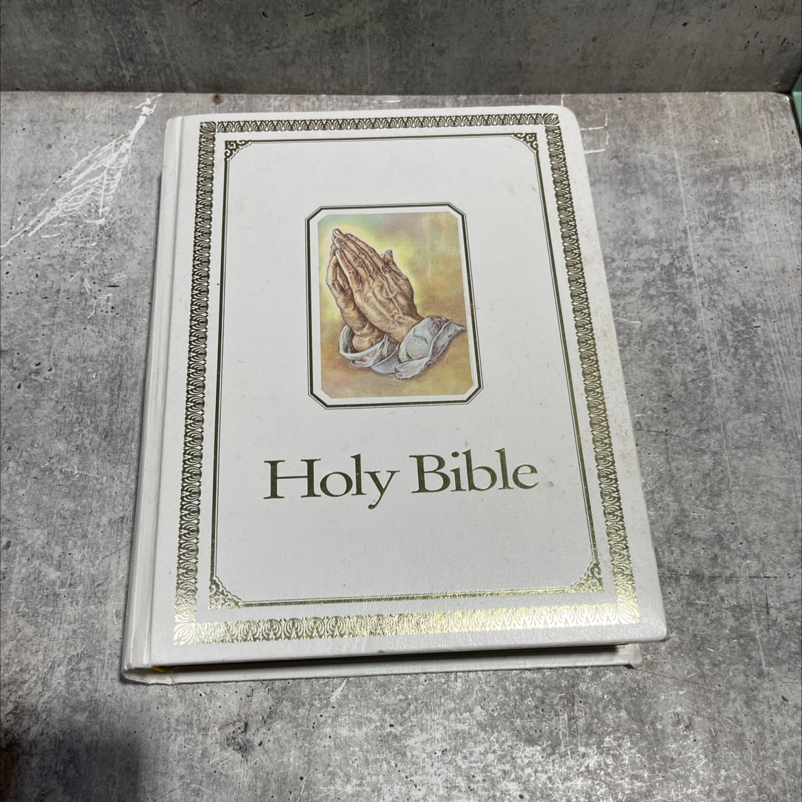holy bible new international version book, by unknown, 1993 Hardcover image 1