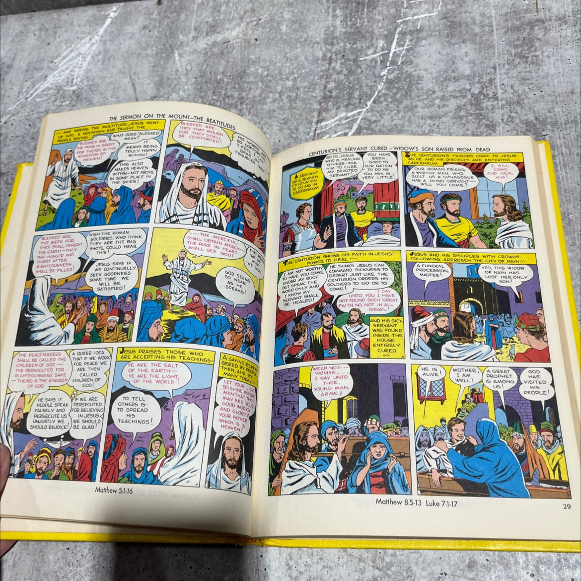 holy bible picture stories from the new testament in full-color comic-strip form book, by M. C. Gaines, 1980 Hardcover image 4