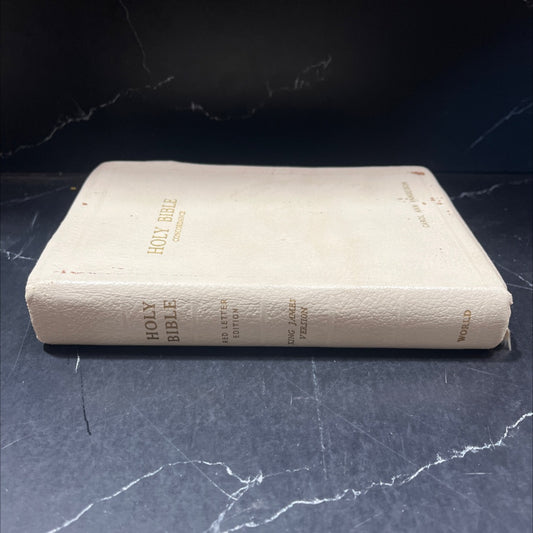 holy bible self-pronouncing edition book, by unknown, 1970 Leather image 1