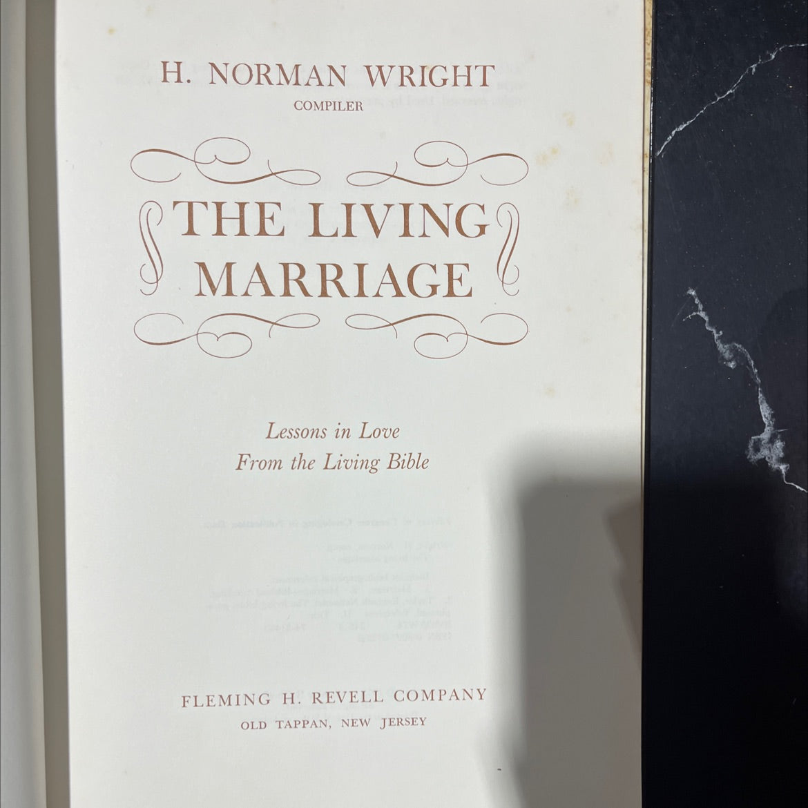 holy bible the living marriage book, by H. Norman Wright, 1975 Hardcover image 2