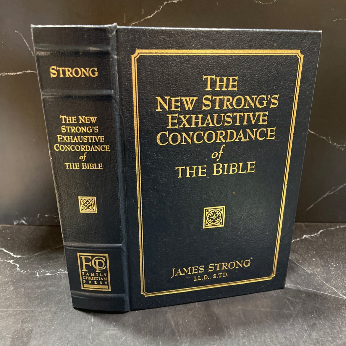holy bible the new strong's exhaustive concordance of the bible book, by james strong, 1996 Leather image 1