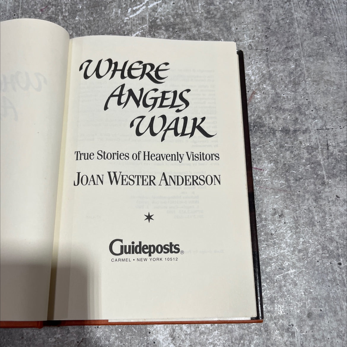 hour angels walk true stories of heavenly visitors book, by joan wester anderson, 1992 Hardcover image 2