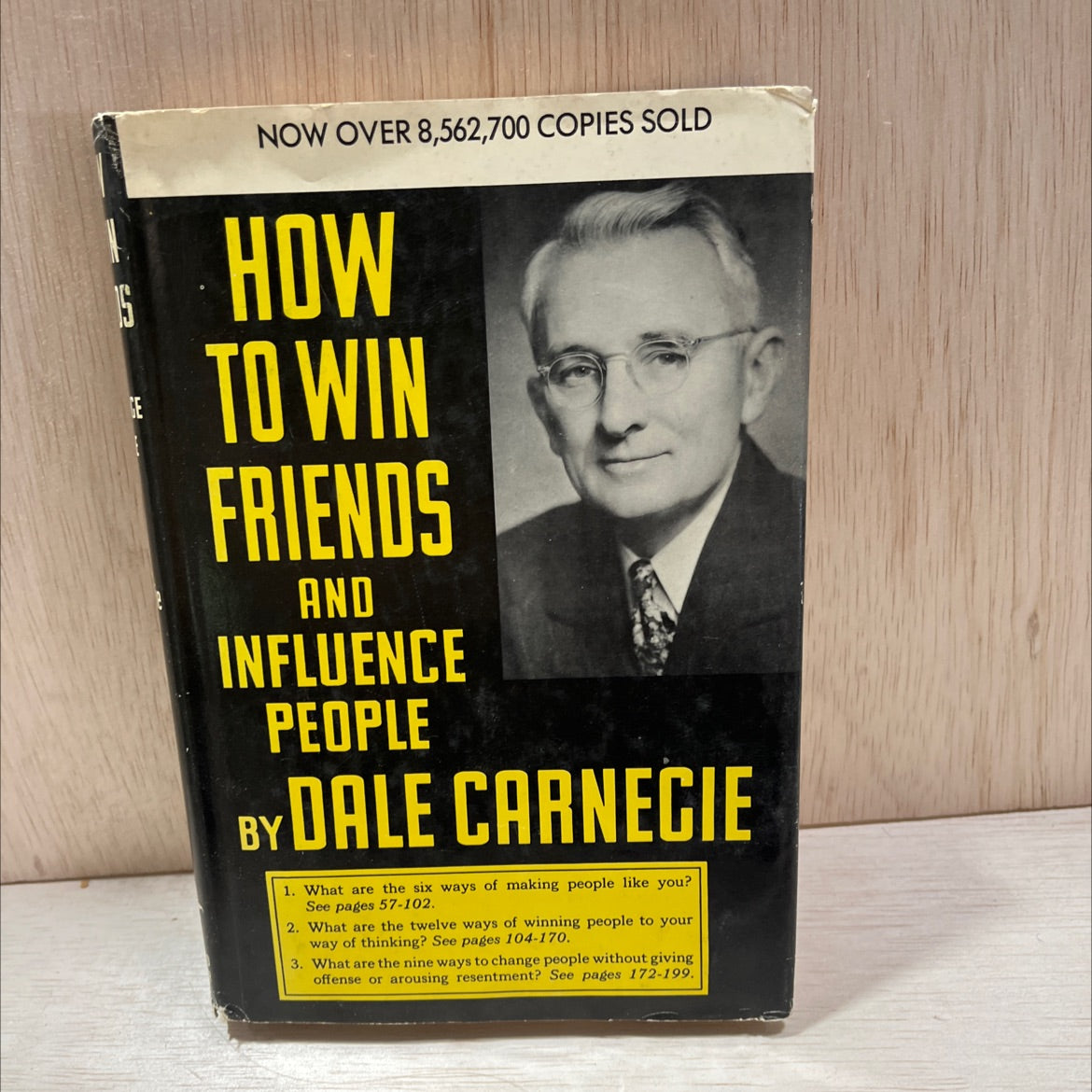 how to win friends and influence people book, by dale carnegie, 1964 Hardcover, Vintage image 1