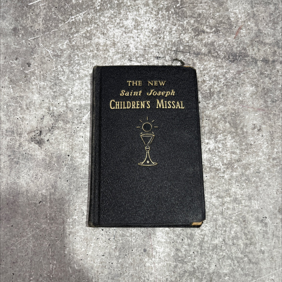 jesus comes to save us saint joseph children's missal an easy way of praying the mass for boys and girls book, by rev. image 1