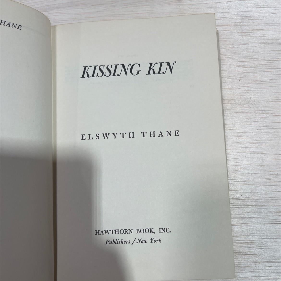 kissing kin book, by elswyth thane, 1948 Hardcover image 2