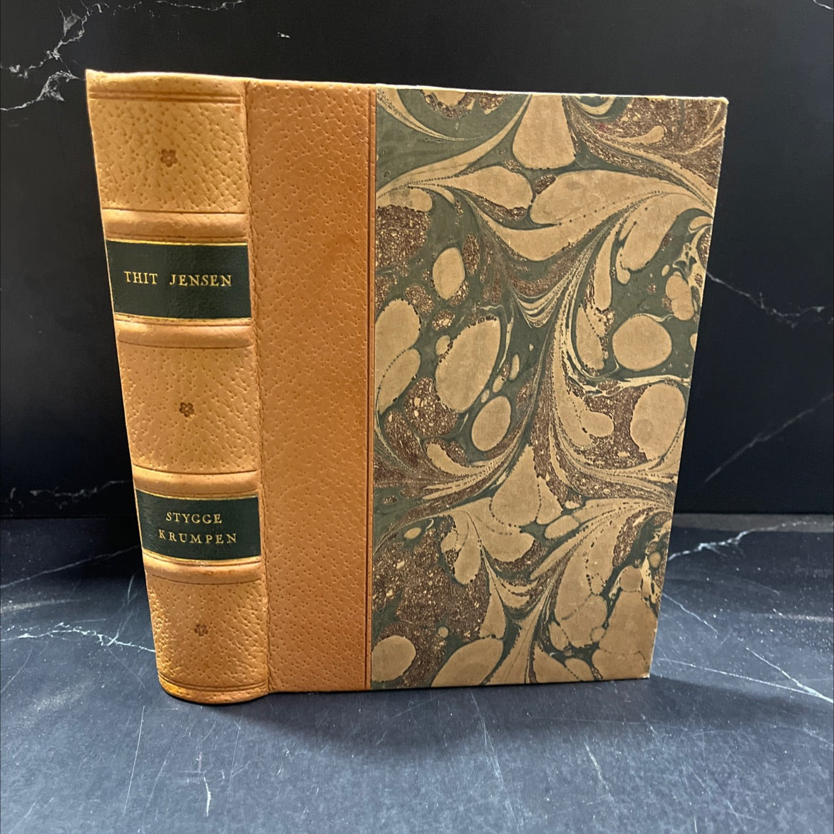 krumpen book, by thit jensen, 1942 Leather image 1