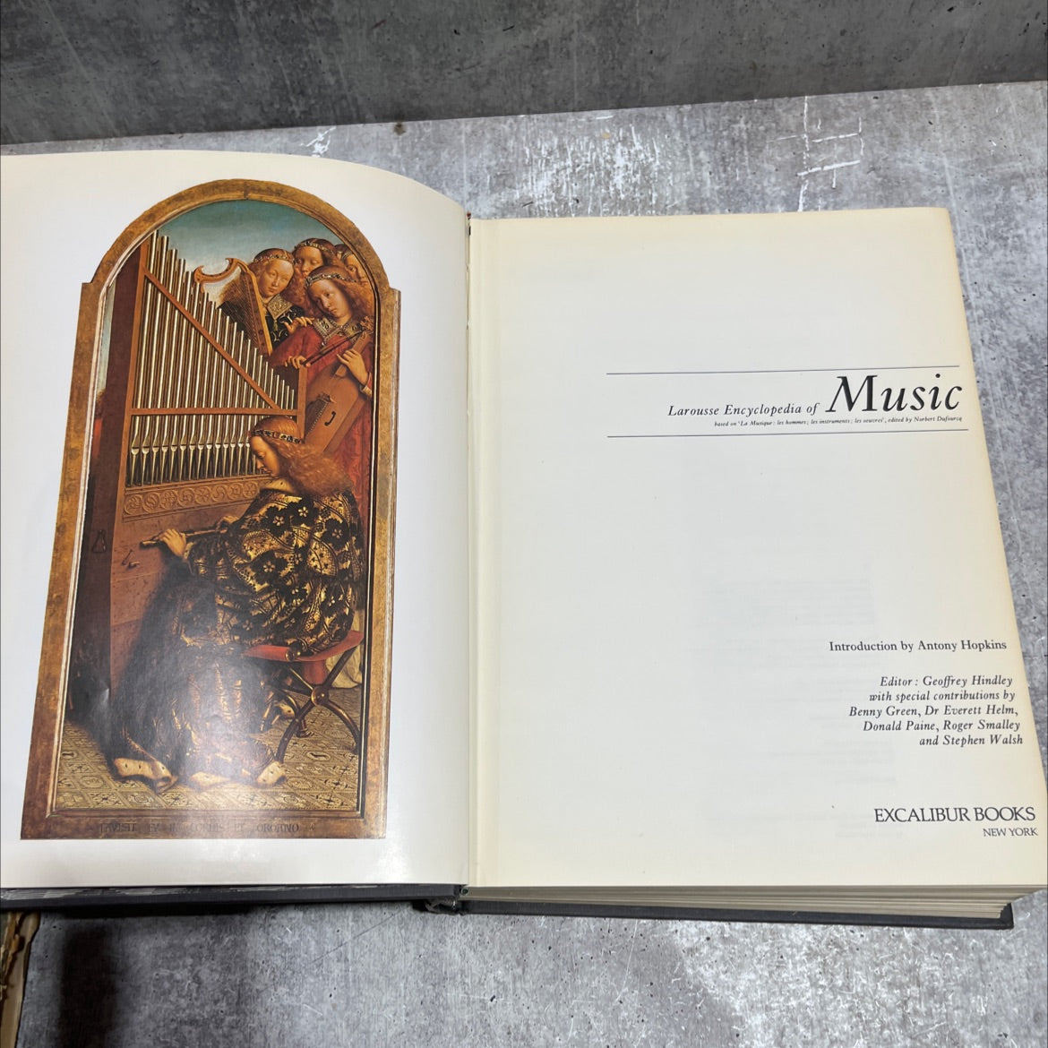 larousse encyclopedia of music book, by norbert dufour, 1981 Hardcover image 2