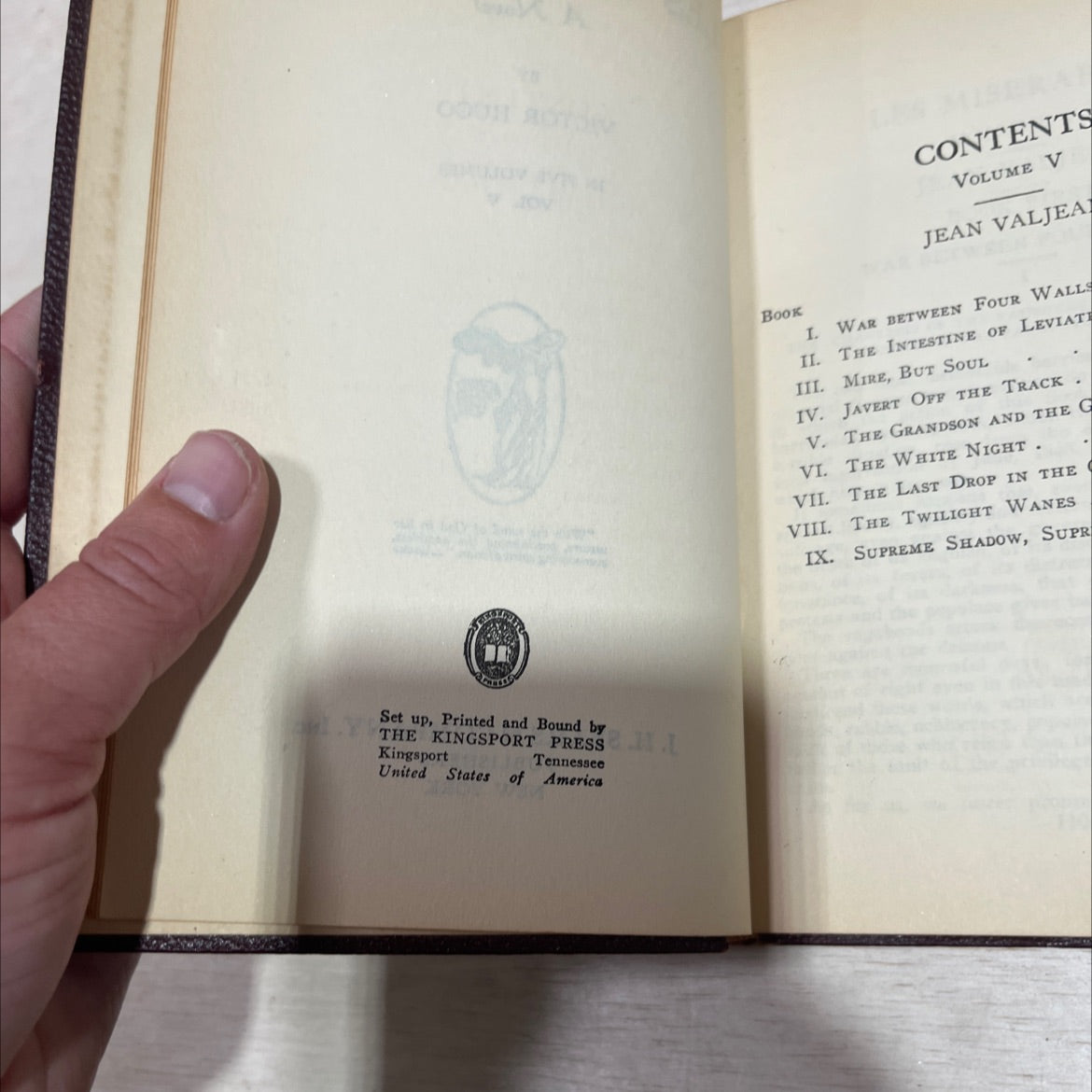 les miserables book, by victor hugo, 1970 Hardcover image 3