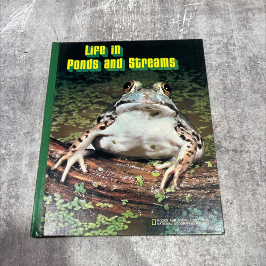 life in ponds and streams book, by William H. Amos, 1981 Hardcover image 1