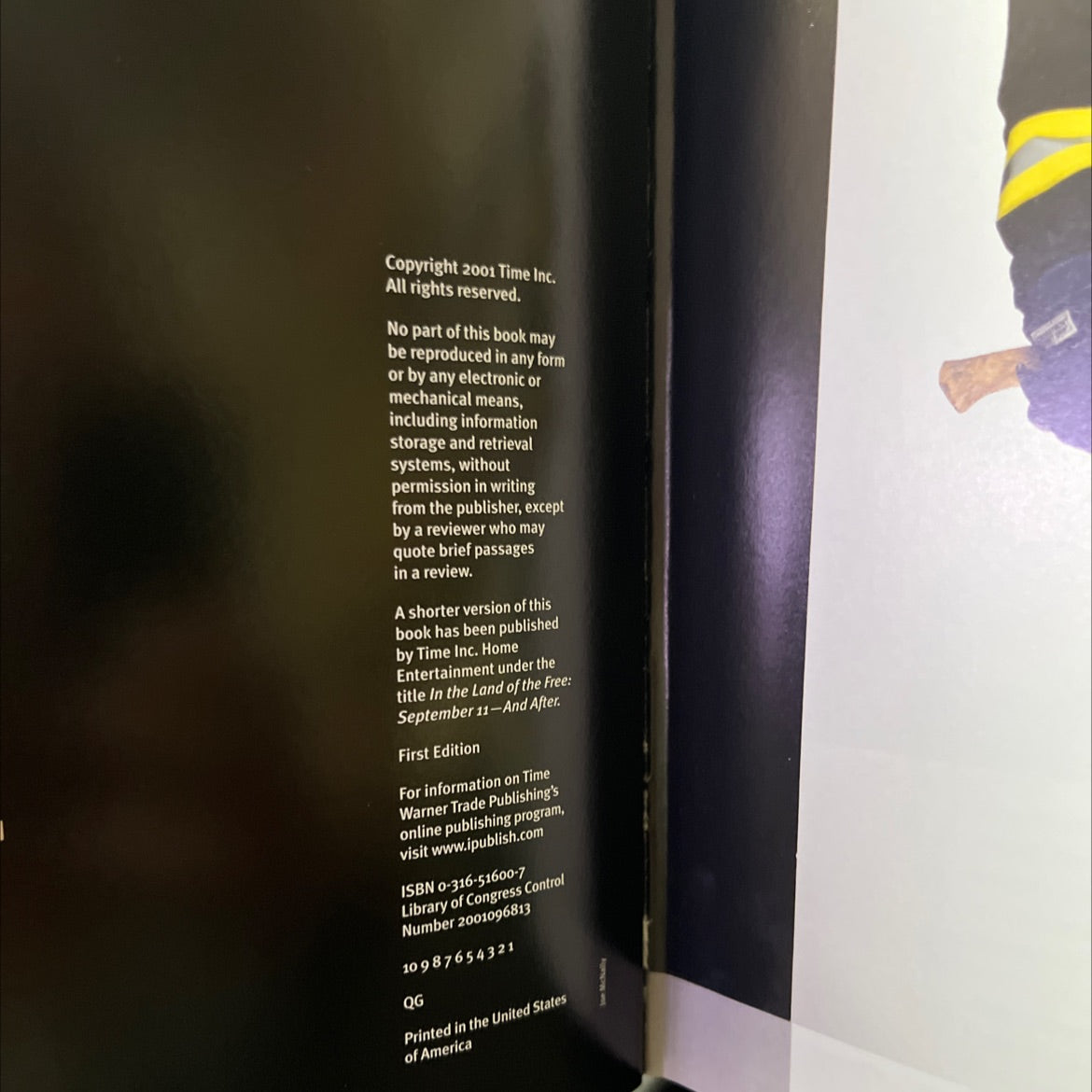 life one nation america remembers september 11 2001 collector's edition book, by Time Inc., 2001 Leather image 3