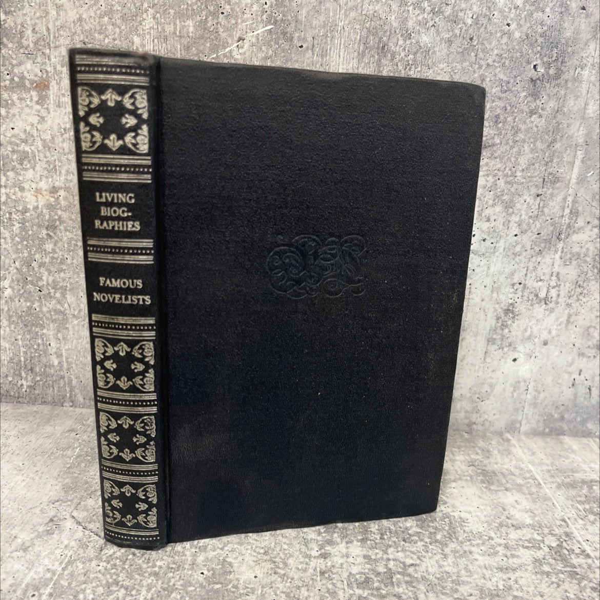 living biographies of famous novelists book, by henry thomas and dana lee thomas, 1943 Hardcover, Vintage image 1