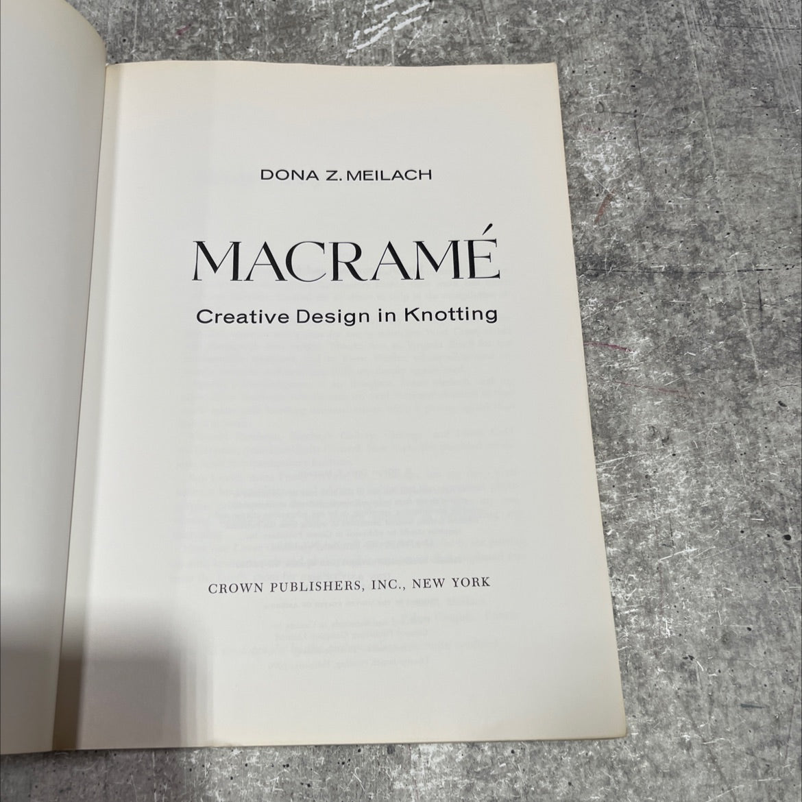 macramé creative design in knotting book, by dona z. meilach, 1979 Paperback image 2