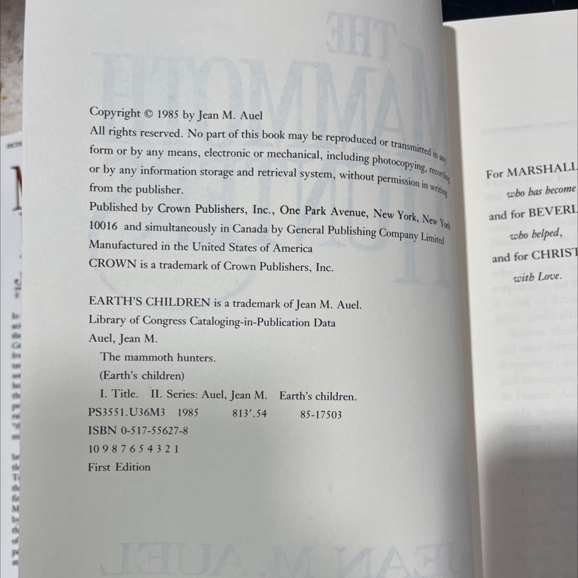 mammoth hunters book, by Jean M. Auel, 1985 Hardcover, First Edition, Vintage image 3