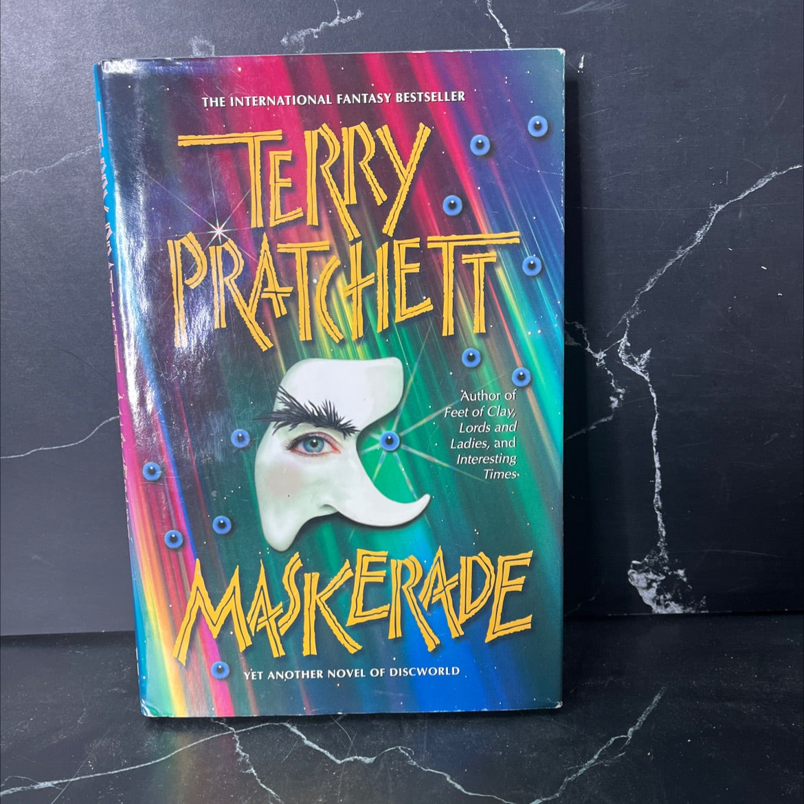 maskerade book, by Terry Pratchett, 1995 Hardcover image 1