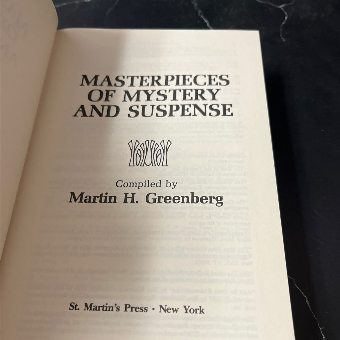 masterpieces of mystery and suspense youloy book, by Martin H. Greenberg, 1988 Hardcover image 2