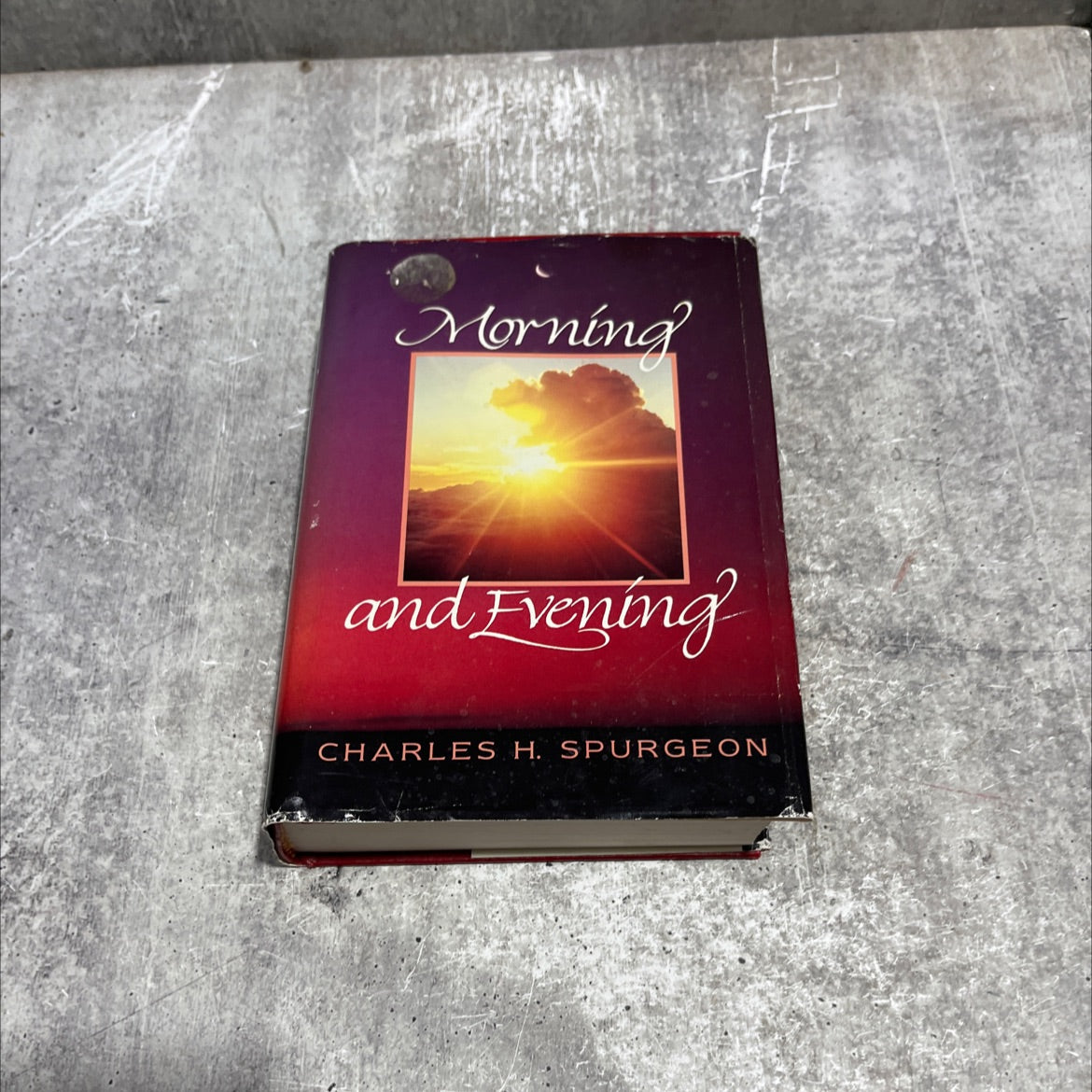 morning and evening daily readings complete and unabridged new modern edition book, by charles h. spurgeon, 1991 image 1