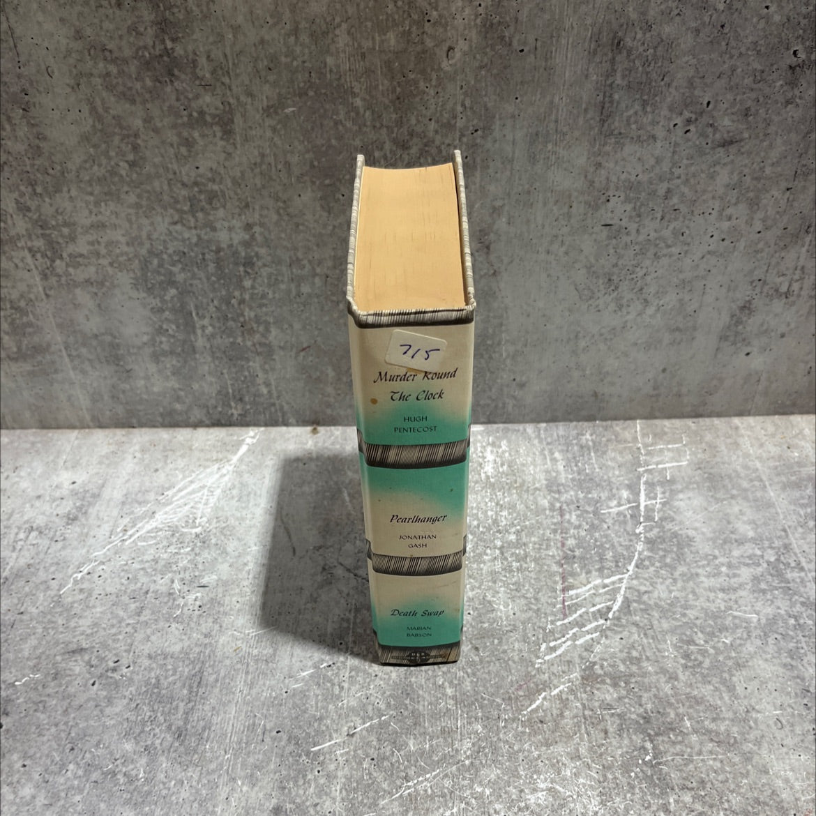 murder round the clock book, by hugh pentecost, 1985 Hardcover image 4