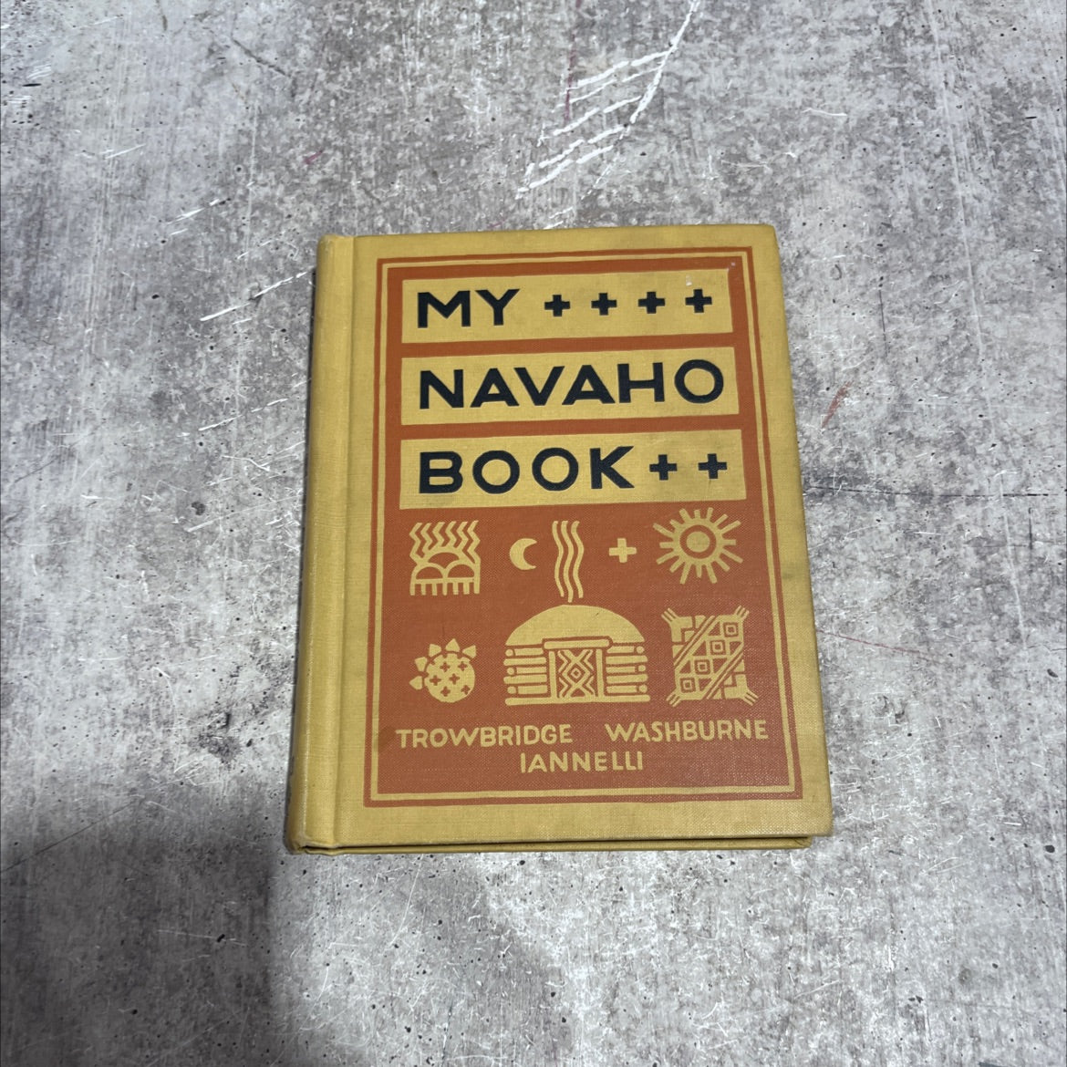 my navaho book book, by lydia j. trowbridge, 1987 Hardcover image 1