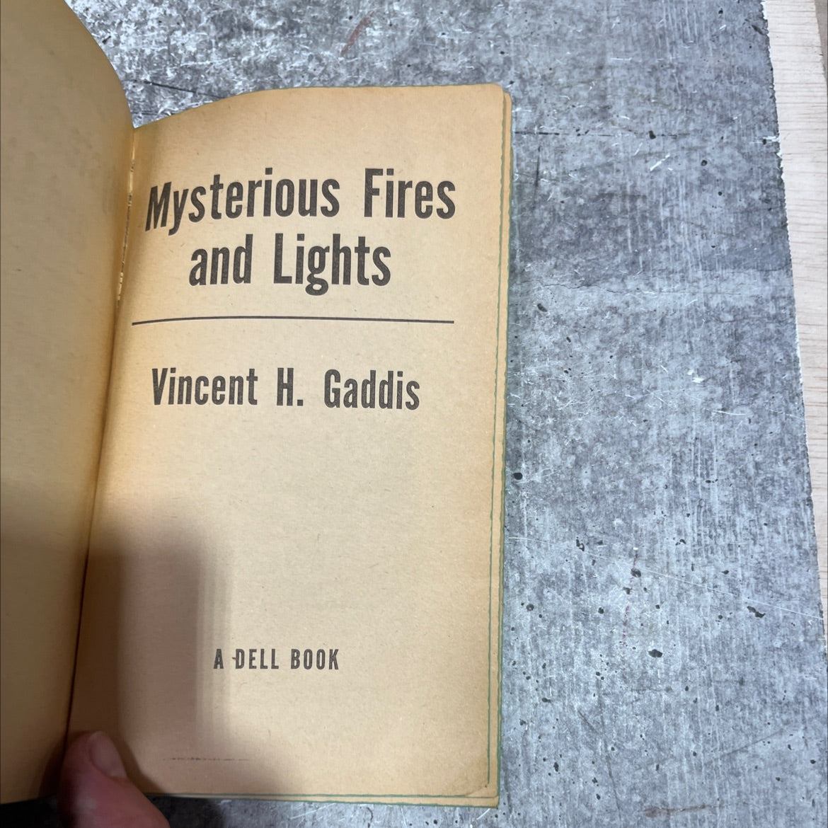 mysterious fires and lights book, by vincent h. gaddis, 1967 Paperback image 2