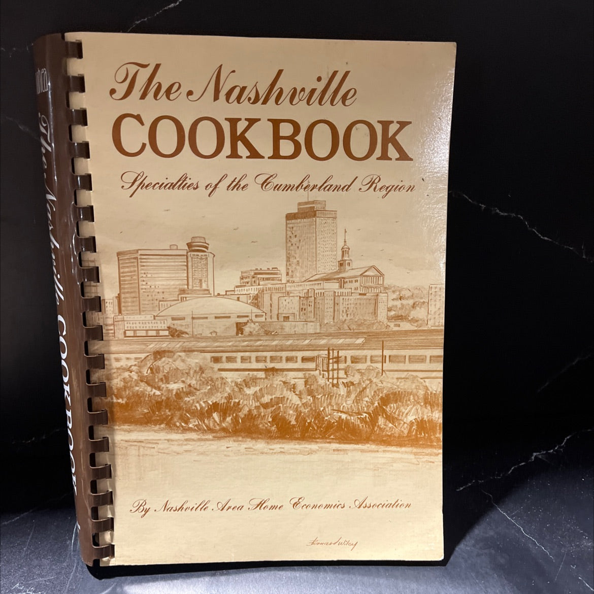 nashville cookbook specialities of the cumberland region book, by nashville area home economics association, 1983 image 1