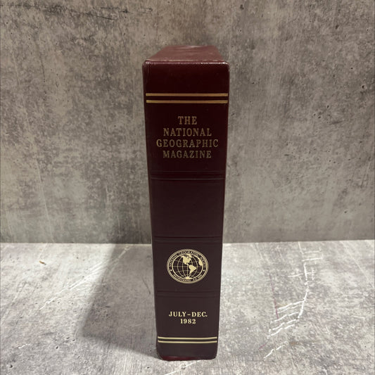 national geographic magazine book, by national geographic society, 1982 Paperback image 1