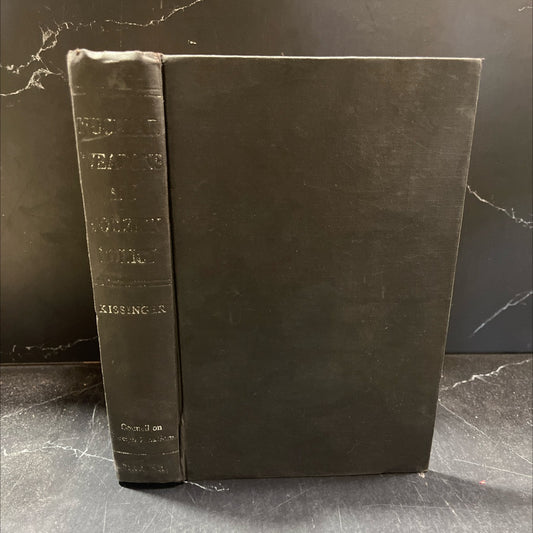 nuclear weapons and foreign policy book, by council on foreign relations, 1957 Hardcover image 1