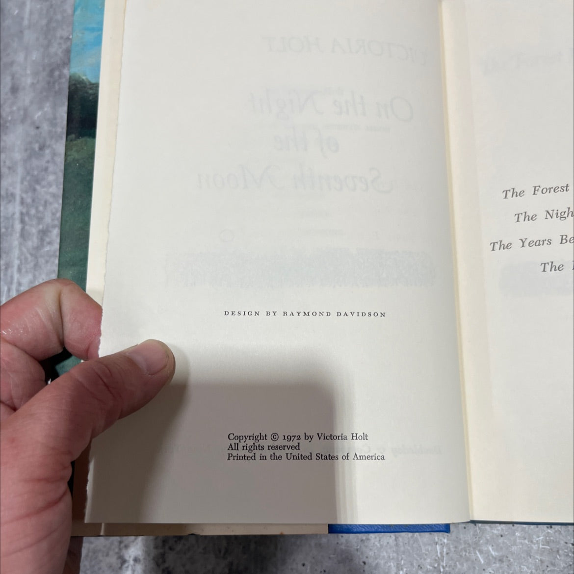 on the night of the seventh moon book, by victoria holt, 1972 Hardcover image 3