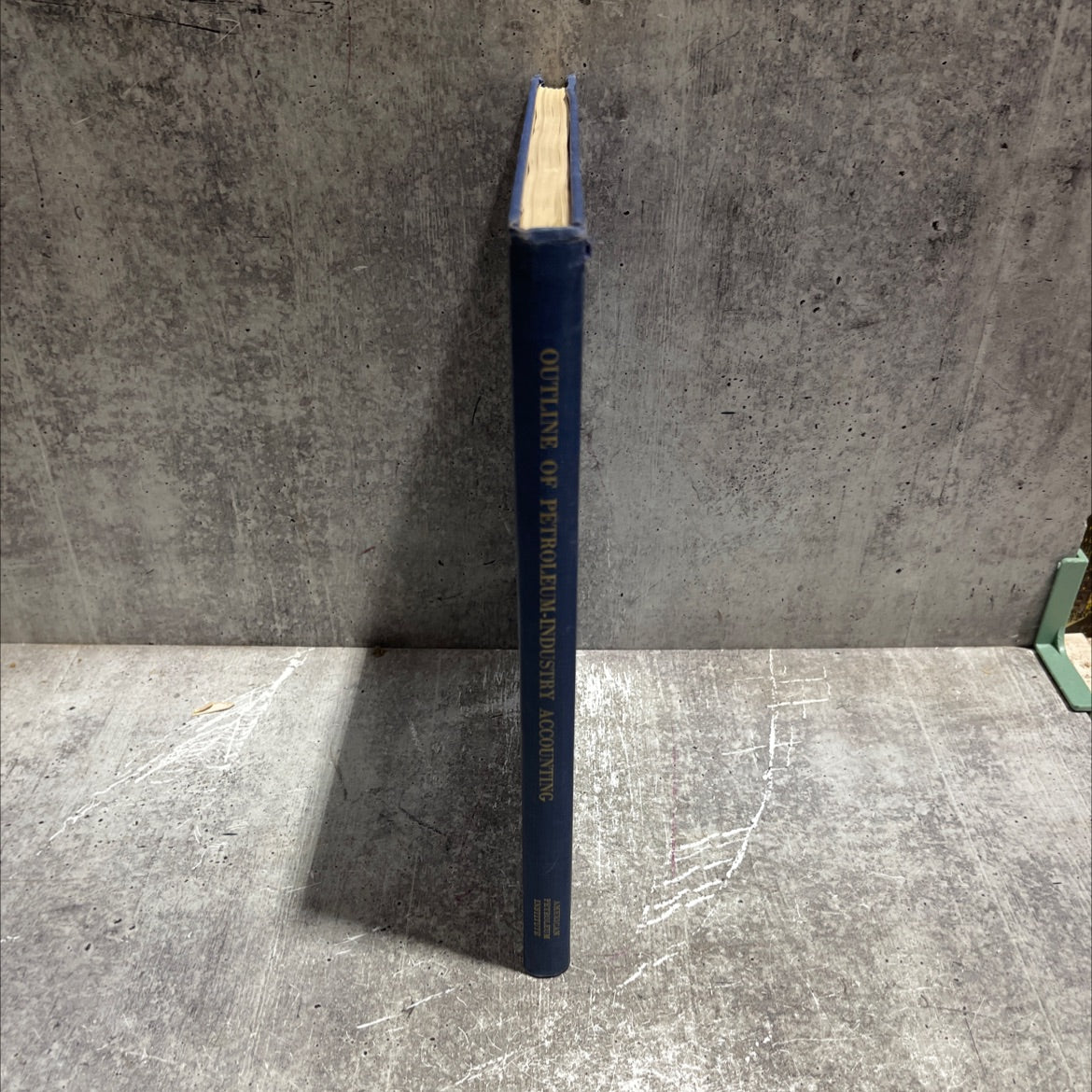 outline of petroleum-industry accounting book, by accounts and accounting procedures subcommittee, 1954 Hardcover image 4