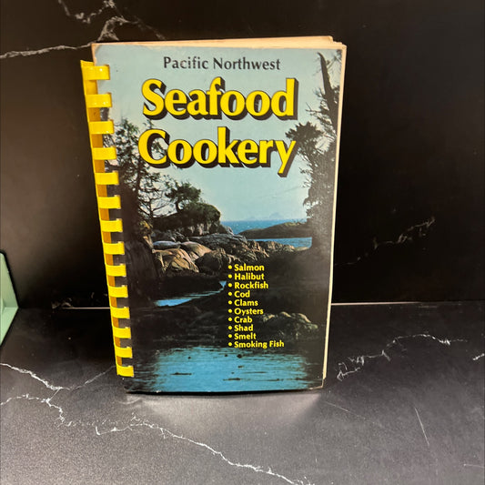 pacific northwest seafood cookery book, by Stan Jones, 1988 Paperback, Vintage image 1
