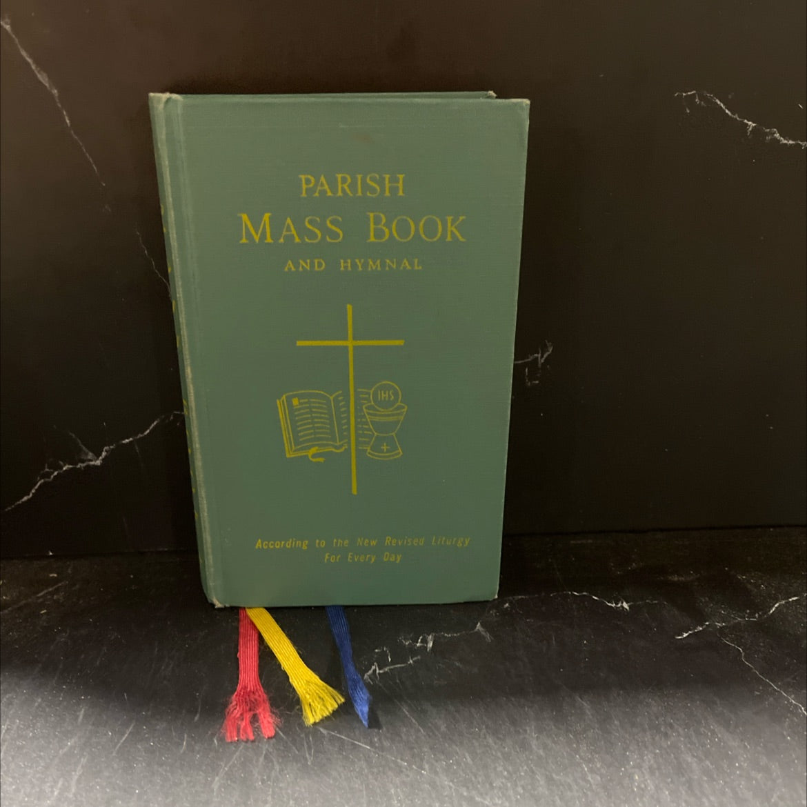 parish mass book and hymnal people's parts of holy mass for every day of the year arranged for congregational image 1