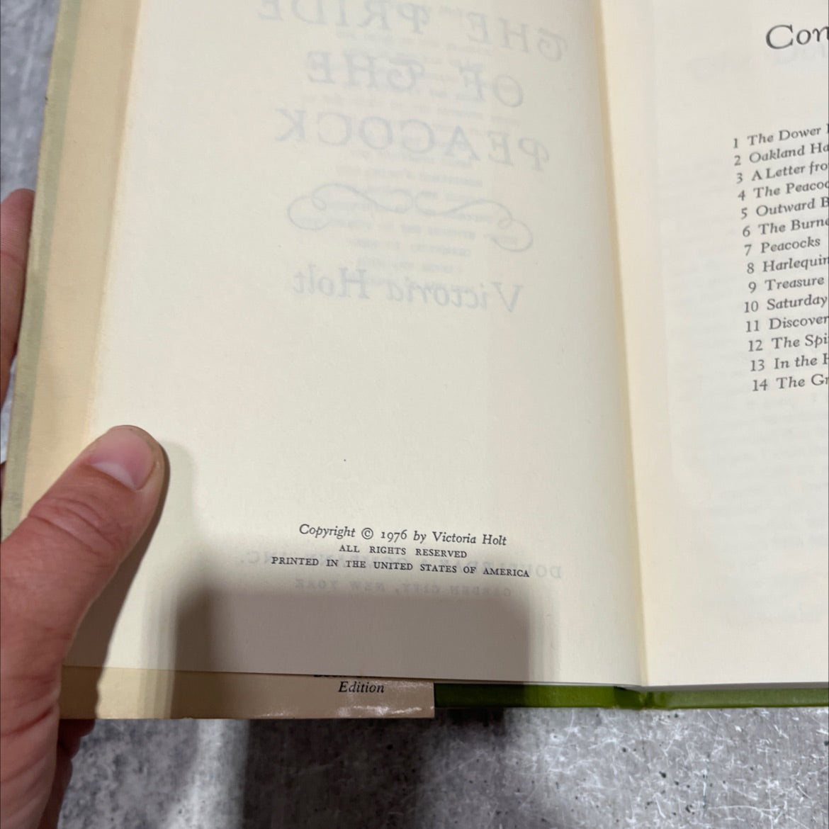 pride of the peacock book, by Victoria Holt, 1976 Hardcover image 3