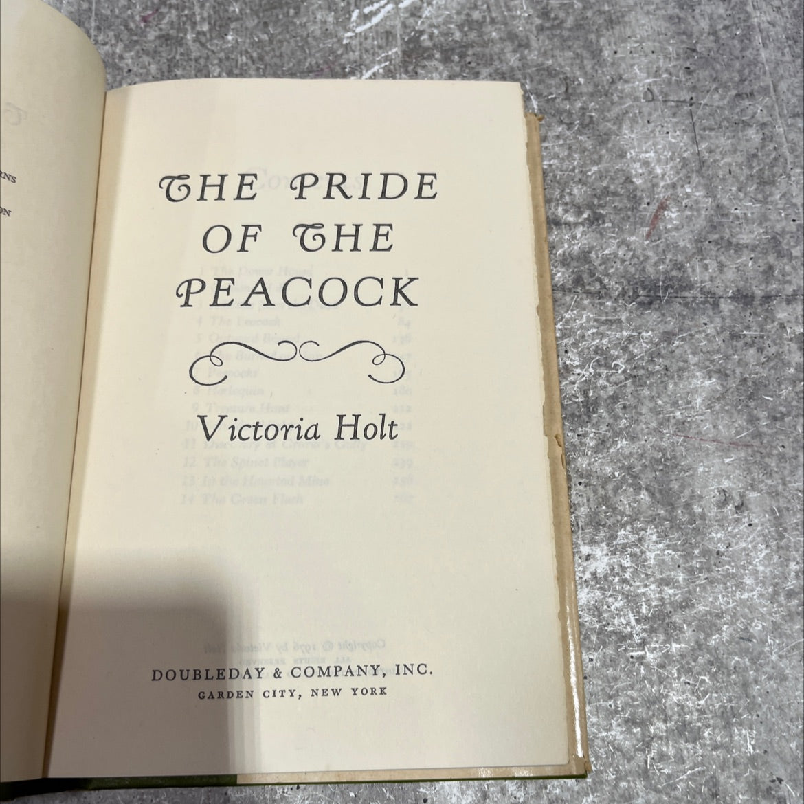 pride of the peacock book, by Victoria Holt, 1976 Hardcover image 2